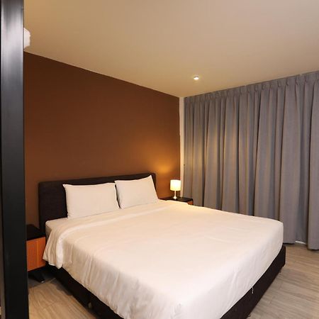 Studio F Sukhumvit Bangkok Esterno foto