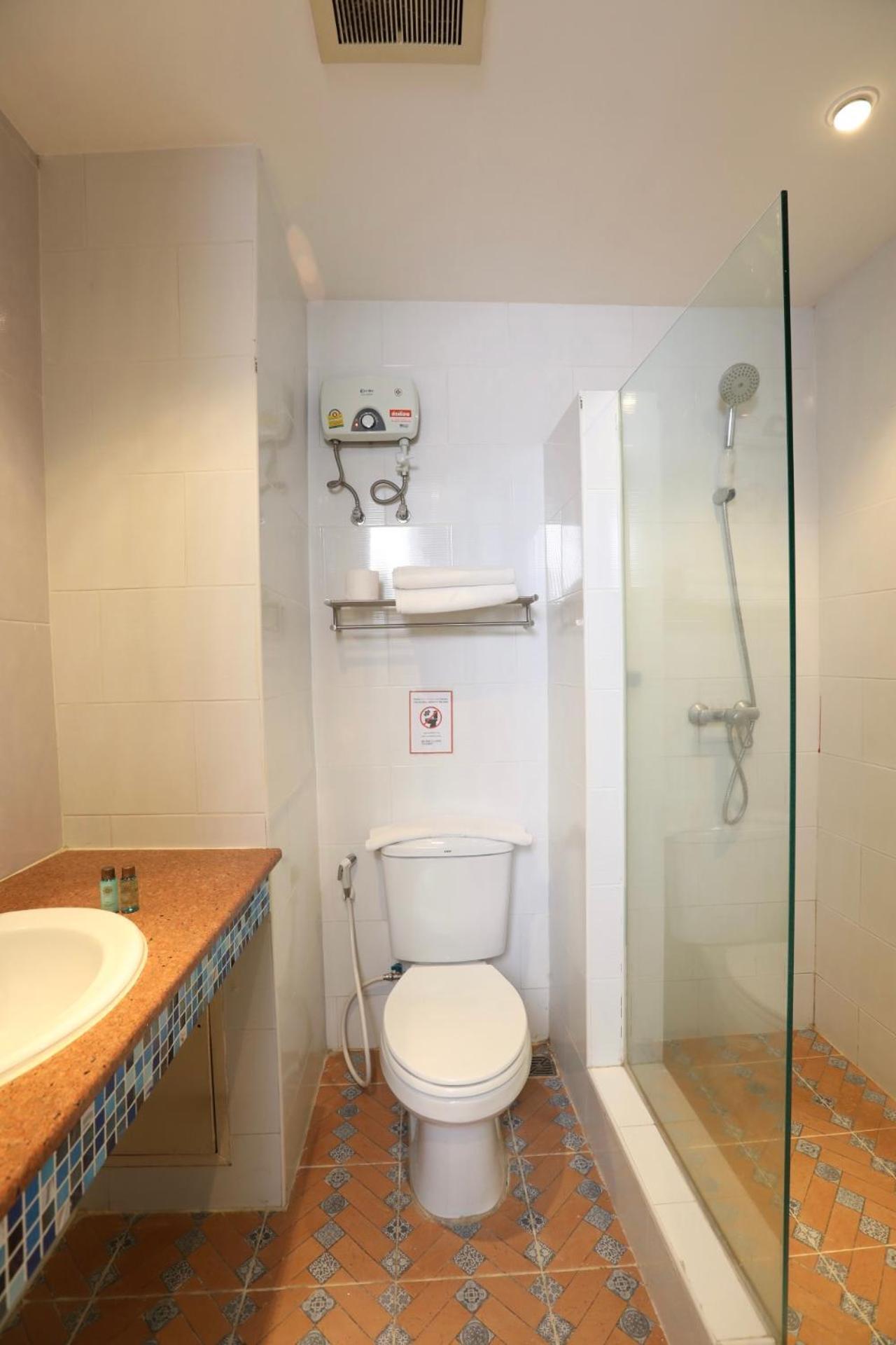 Studio F Sukhumvit Bangkok Esterno foto