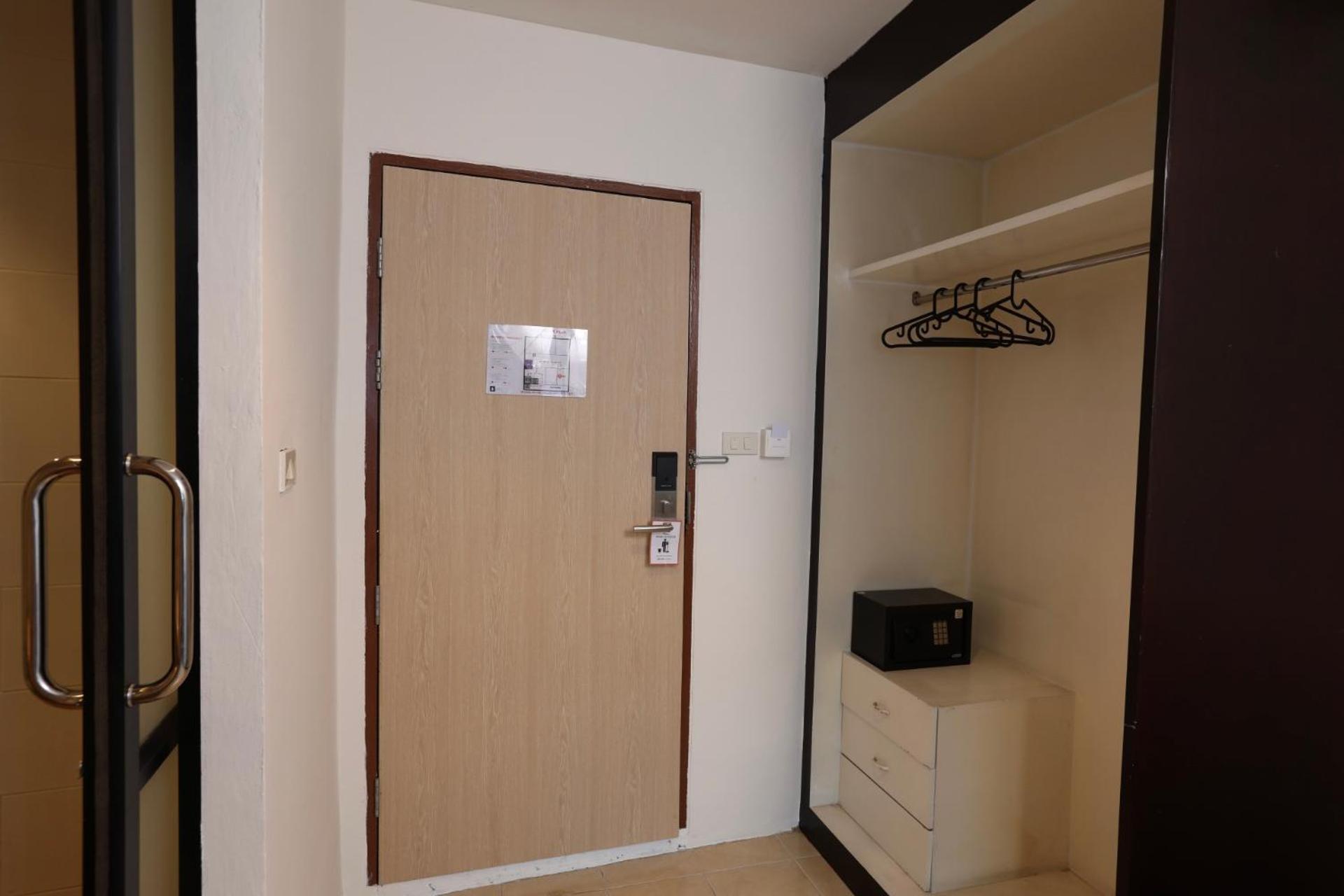 Studio F Sukhumvit Bangkok Esterno foto